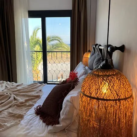 Lagom Hotel *